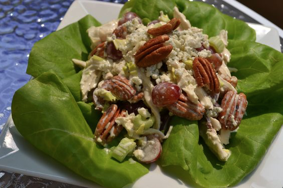 Chicken Salad with Grapes and Pecans 