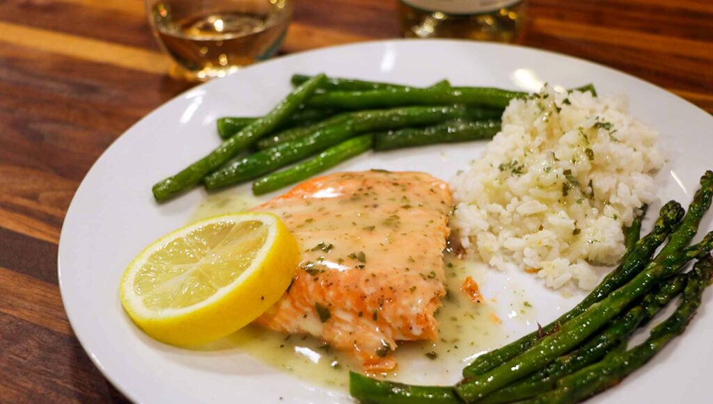 Roasted Salmon with White Wine Sauce