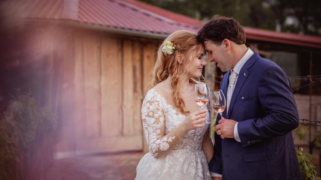 How to Choose Wine For Your Wedding