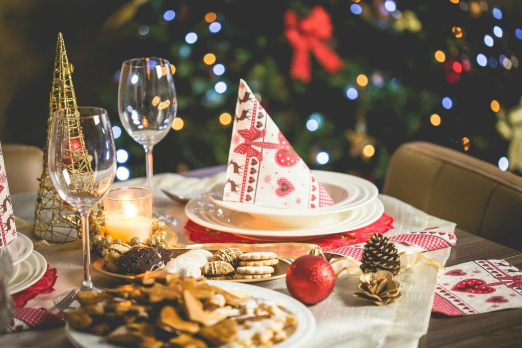 A Guide to Creating the Perfect Holiday Wine Gift Basket