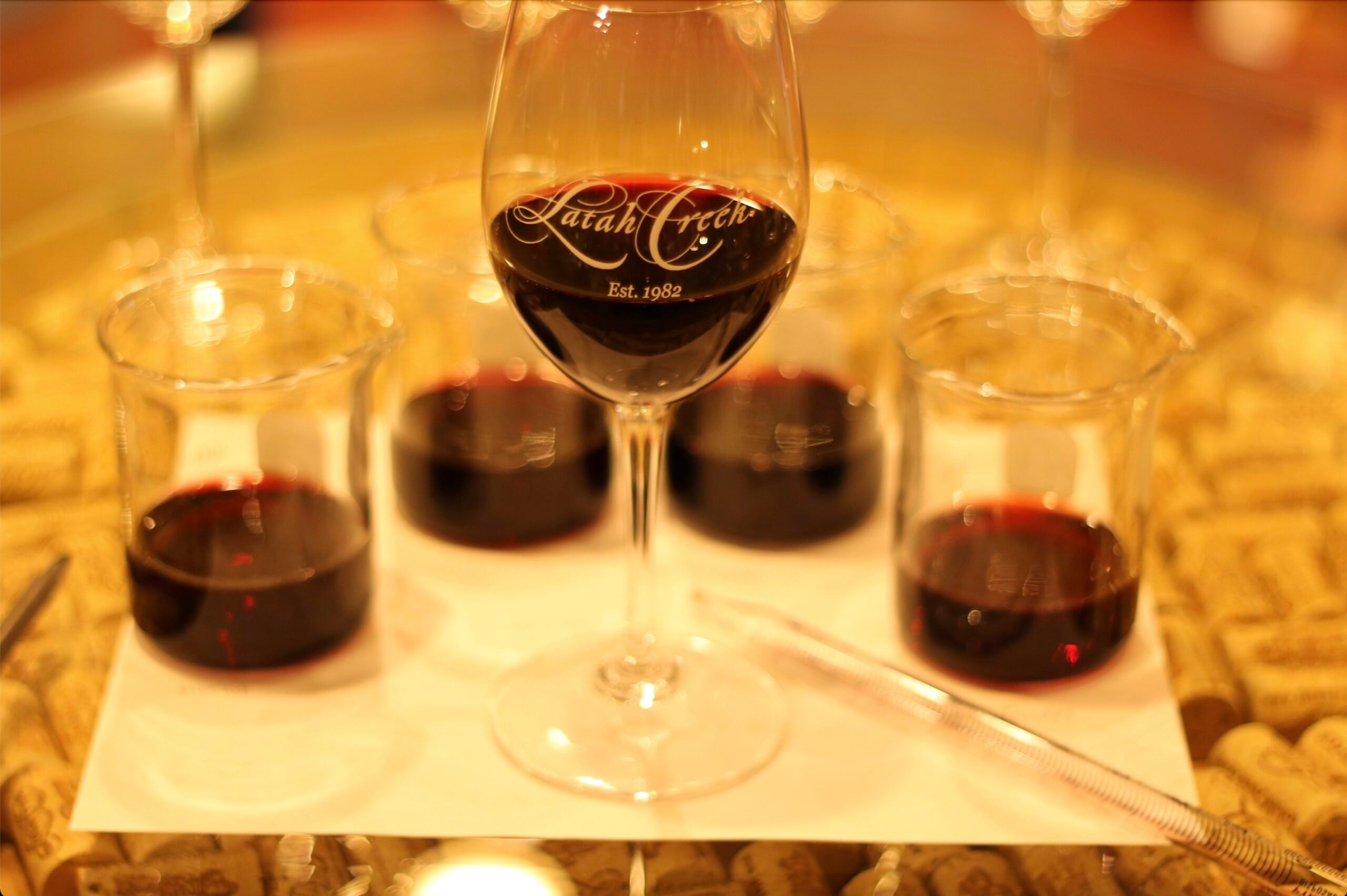 red wine blending image